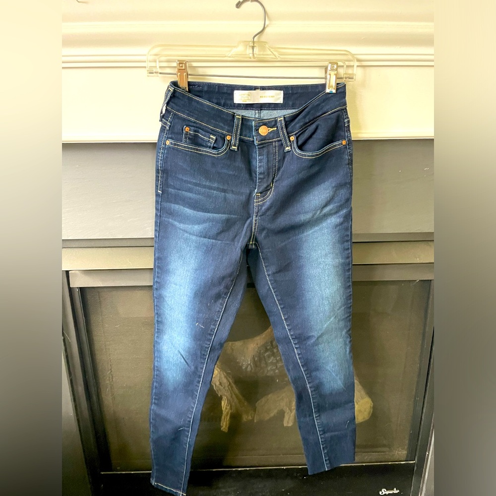 EUC Girls Levi’s mid rise skinny jeans size 12